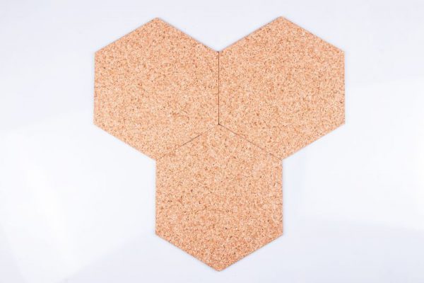 Korkový samolepící štítek hexagon